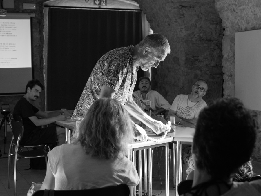 DEBAT INDETERMINAT