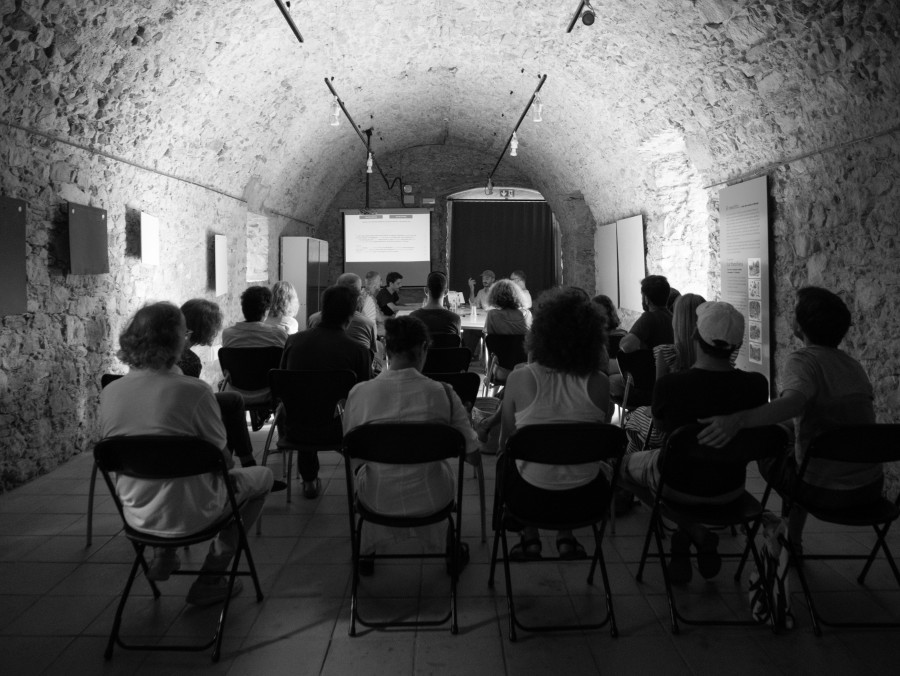 DEBAT INDETERMINAT
